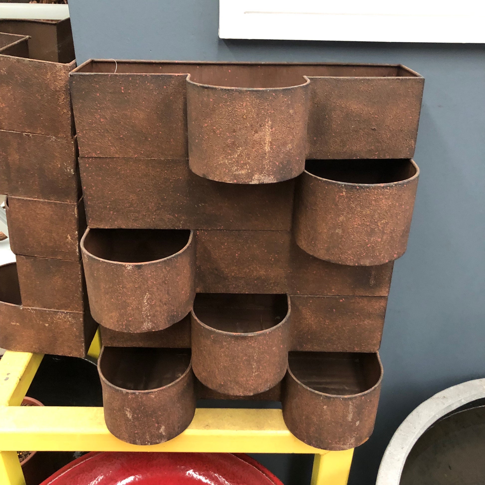 Metal Vertical Garden Pots & Planters