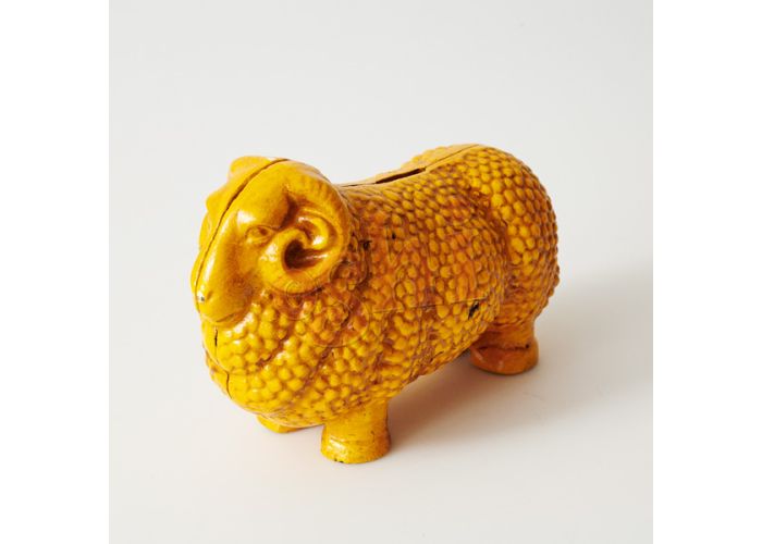 Golden Fleece Bank Décor