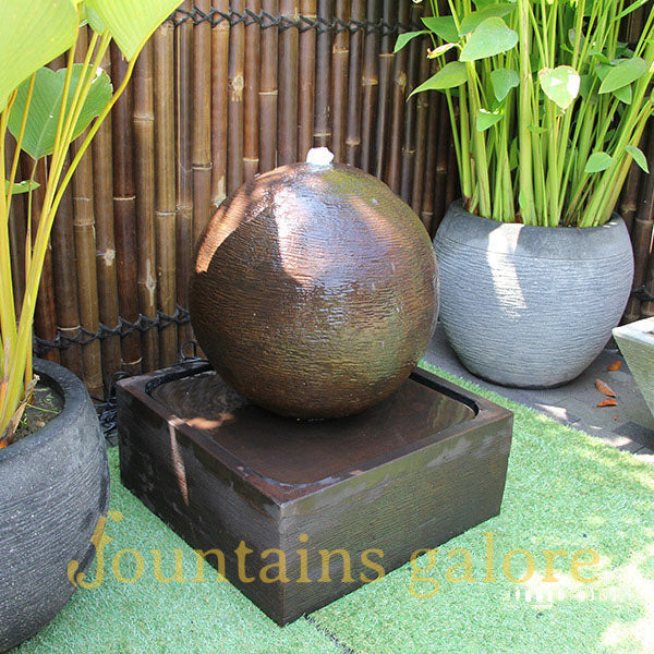 Luna Ball Fountain – Small Water Feature  