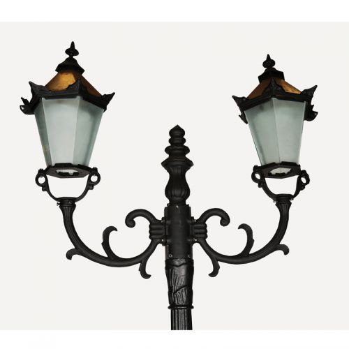 Tudor Twin Lamp 3.1M