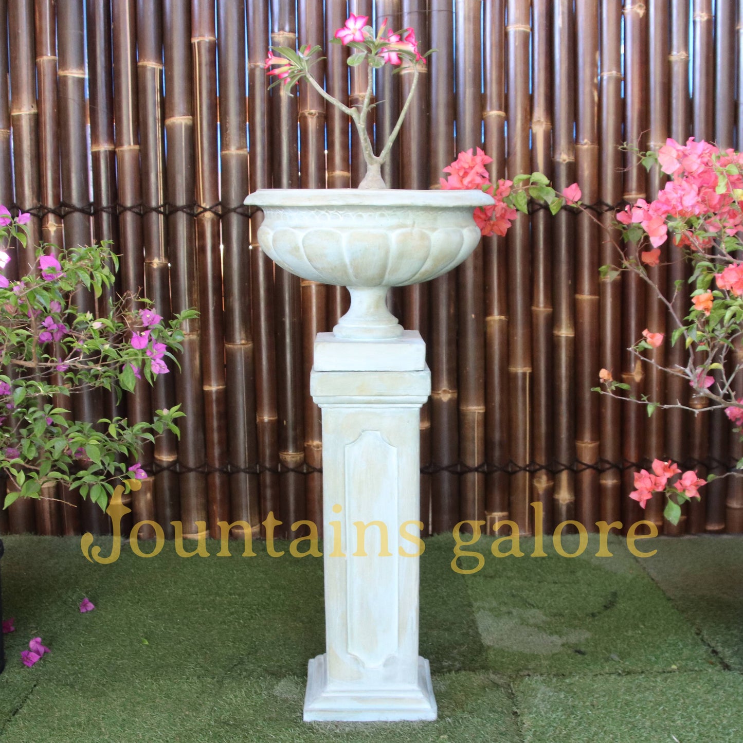 Giordano Urn & Pedestal Urn and Pedestal Vertigreen 