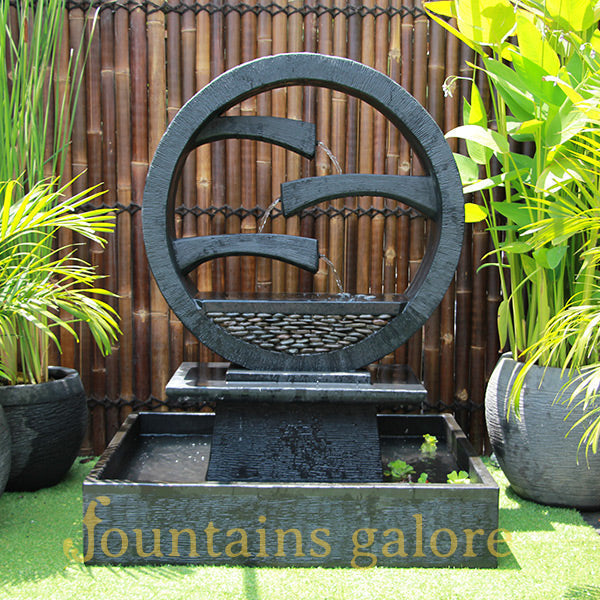 Wagon Wheel Fountain – Large Water Feature Standard (240V) Charcoal