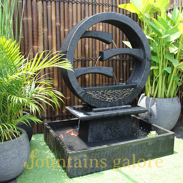 Wagon Wheel Fountain – Large Water Feature  