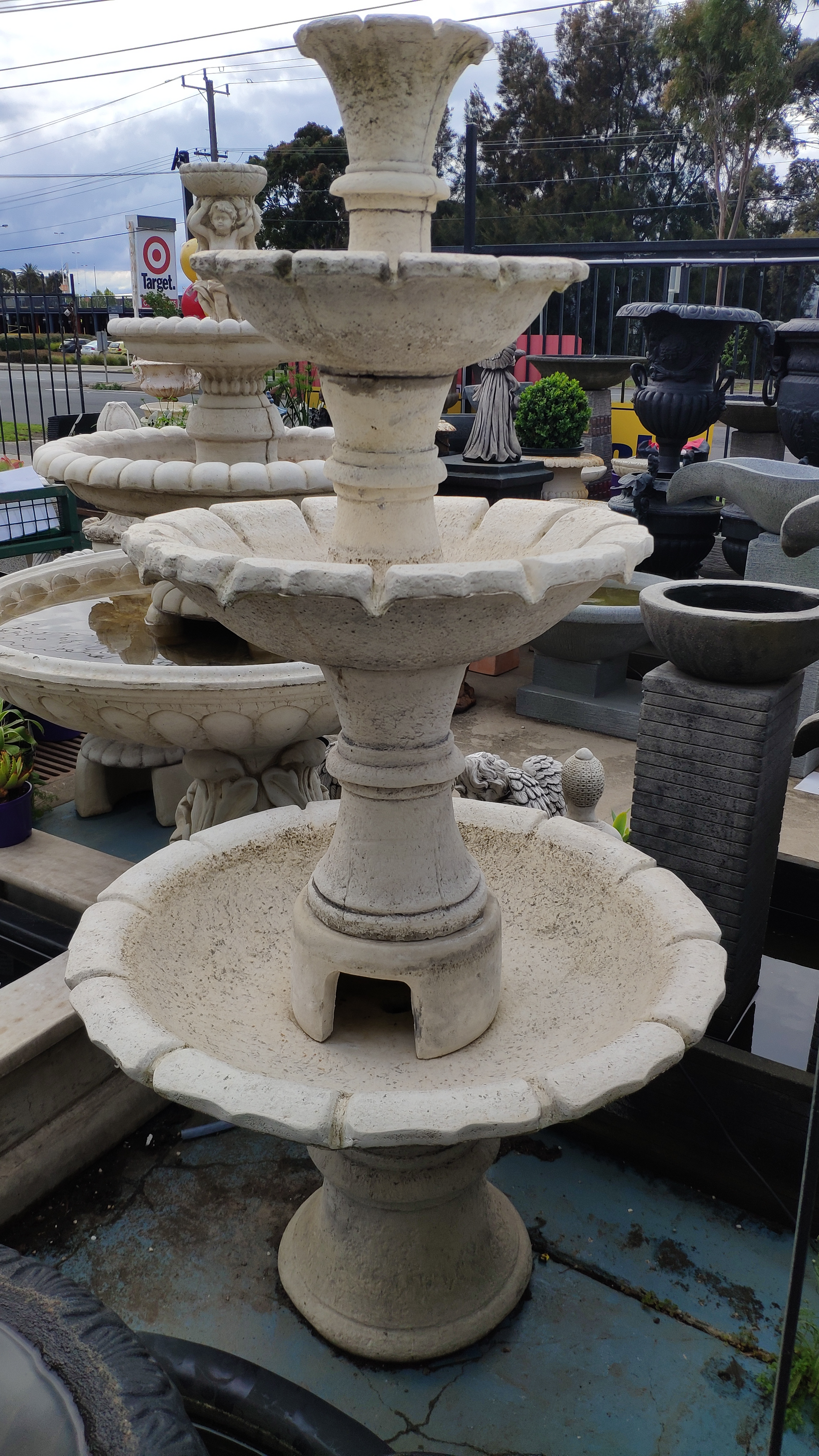 Hampton Fountain Water Feature No Pond/Surrounds Standard (240V)