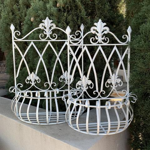 Wall Metal Planter in Cream Pot