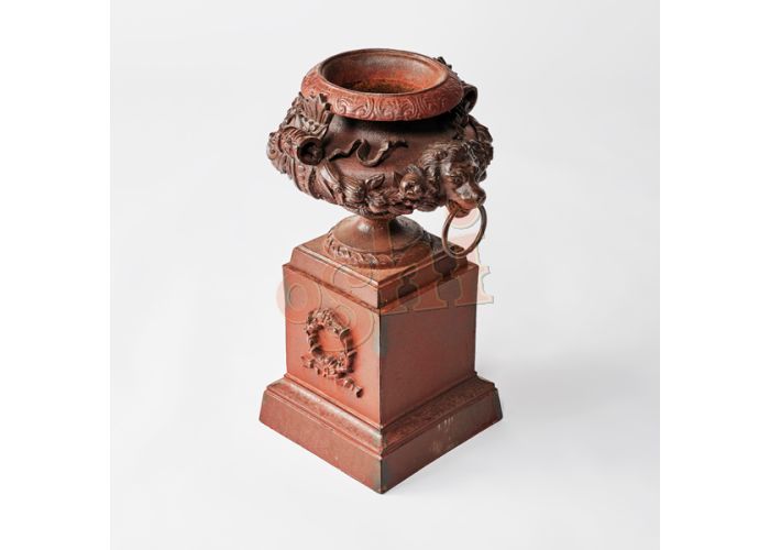 Lion Urn with Plinth Urn Lion Urn with Plinth (Rust) 