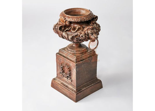 Lion Urn with Plinth Urn Lion Urn with Plinth (Old Fashioned) 