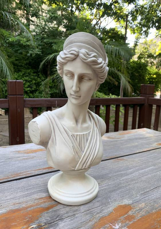 Bust Elizabeth Statue Statue Willis Lane Cream 