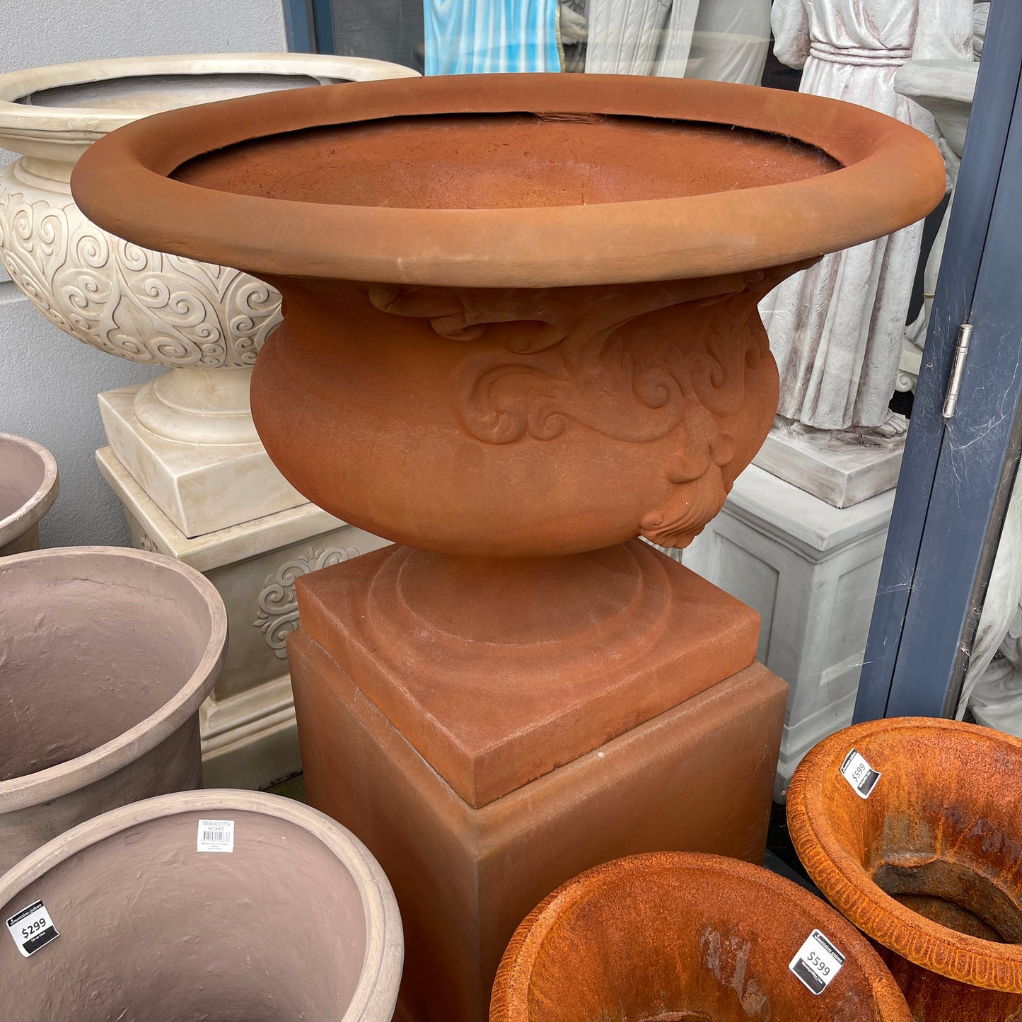 St Michele Urn Pot & Pedestal Set (Iron Rust) Urn and Pedestal  