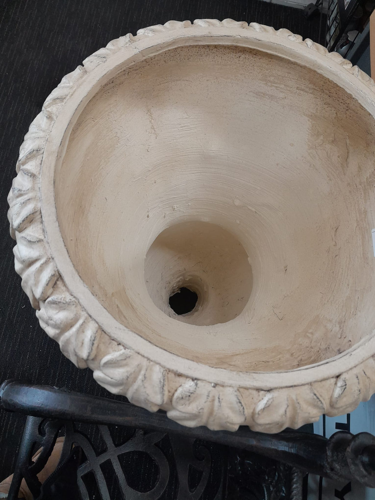 Fleur Urn Urn
