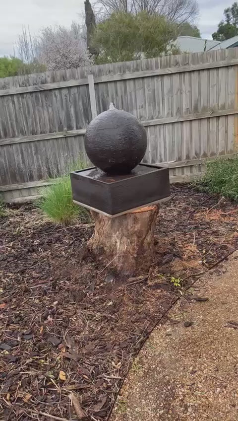 Luna Ball Fountain – Large Water Feature