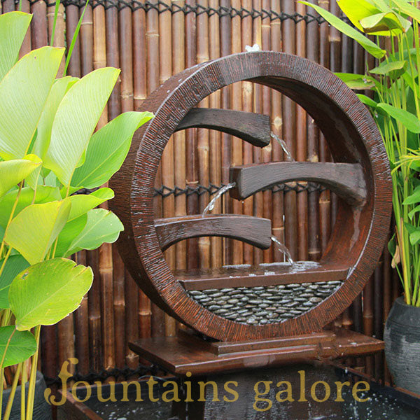 Wagon Wheel Fountain – Large Water Feature  