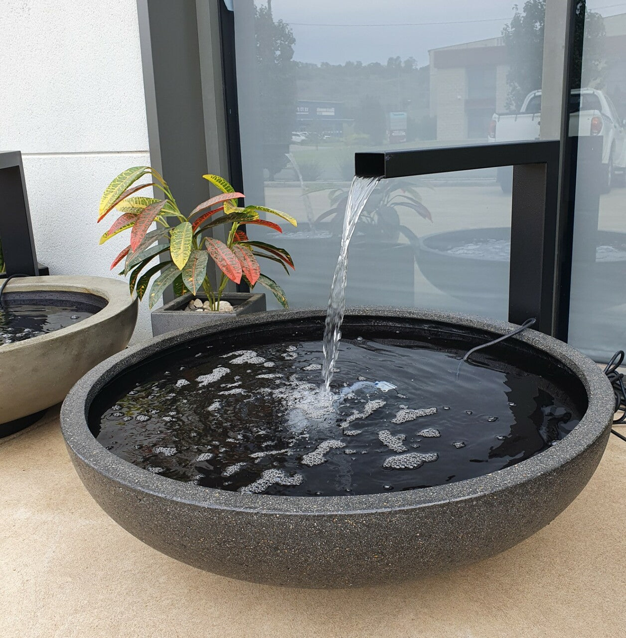 Kai UrbanCrete Water Bowl Water Feature Medium Black