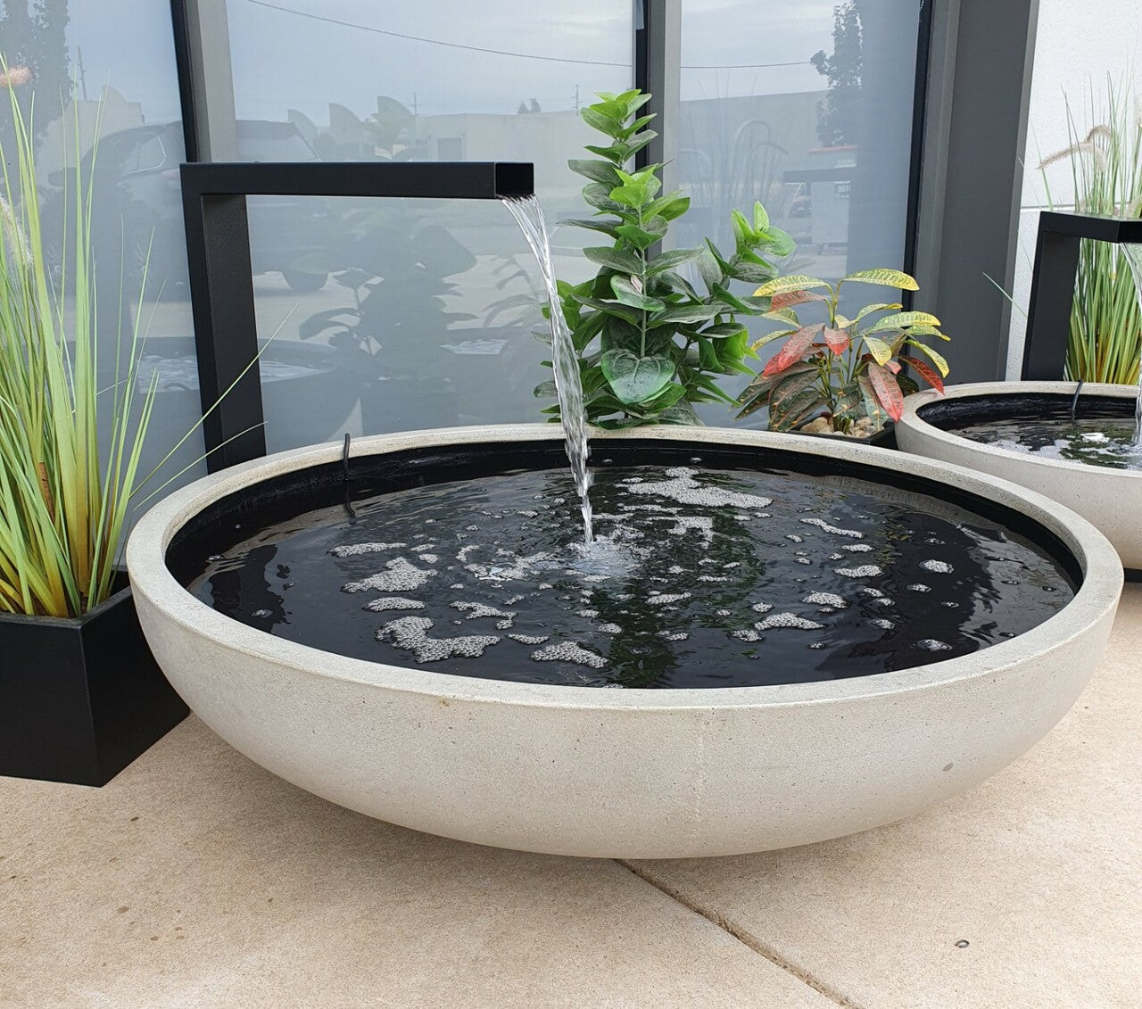 Kai UrbanCrete Water Bowl Water Feature Medium Cement