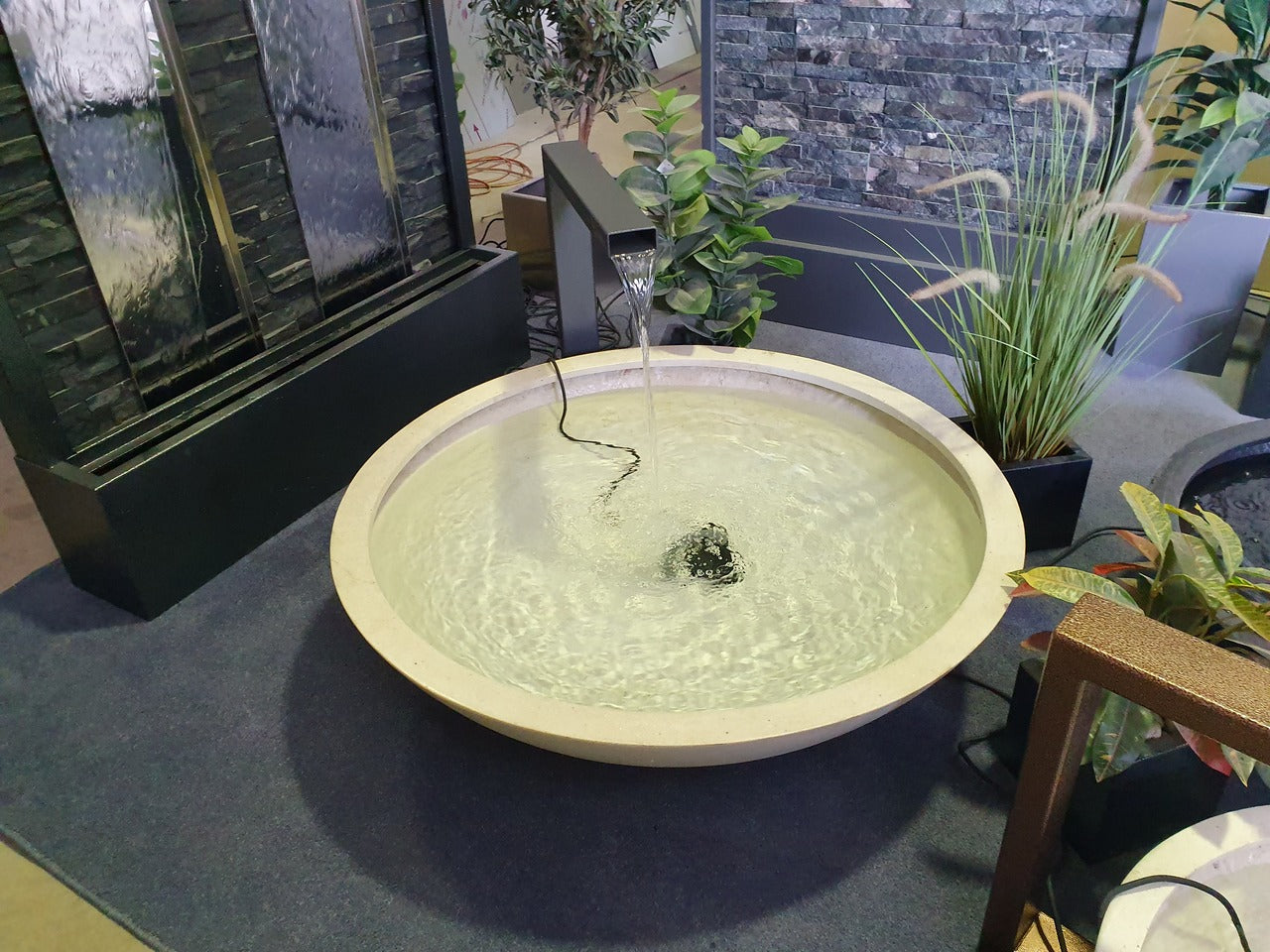 Kai Polystone Water Bowl Water Feature Medium White Terrazzo